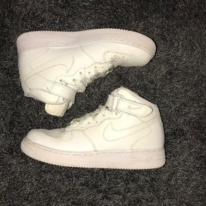 Nike air shoes - only used 3 times